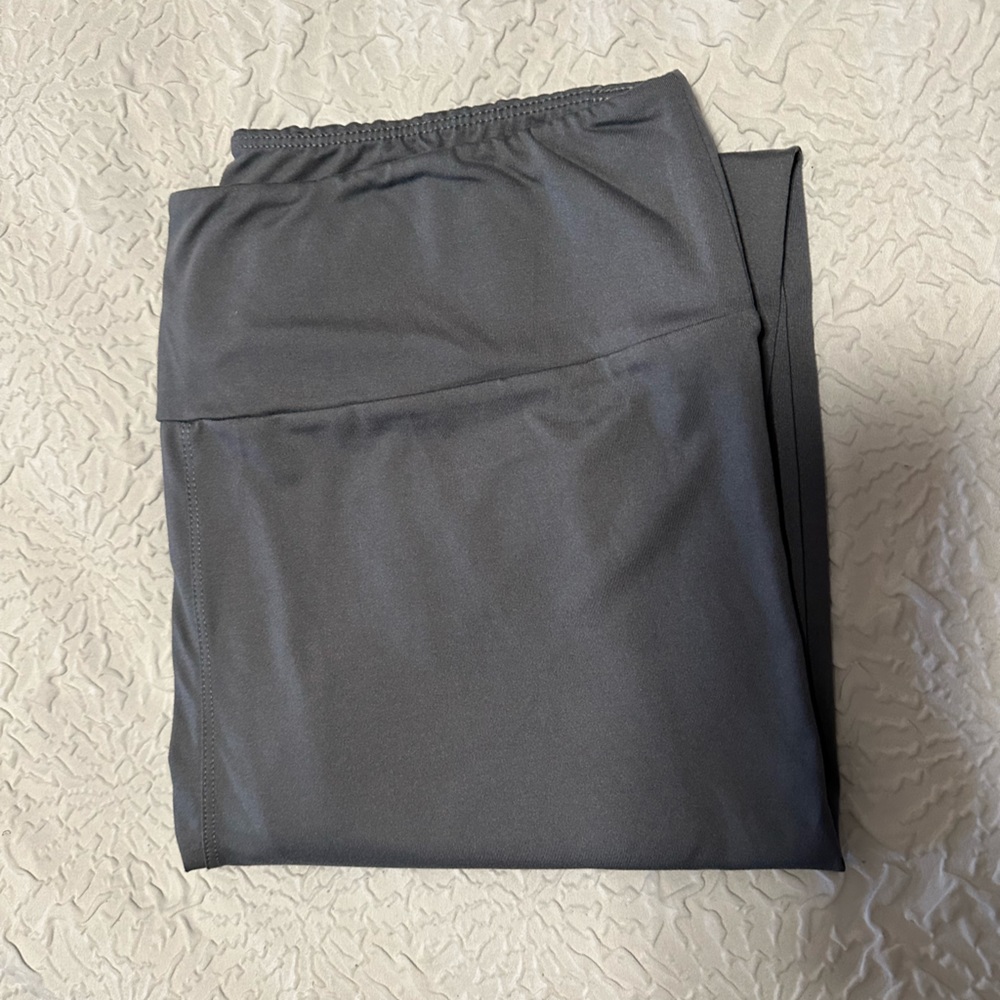 LuLaRoe Leggings - TC (Tall & Curvy) - Solid Gray